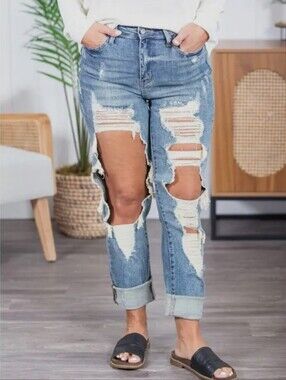 Judy Blue Straight Shooter Distressed Skinny Jeans